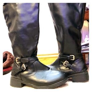 Women’s Heeled Shoes: size 9